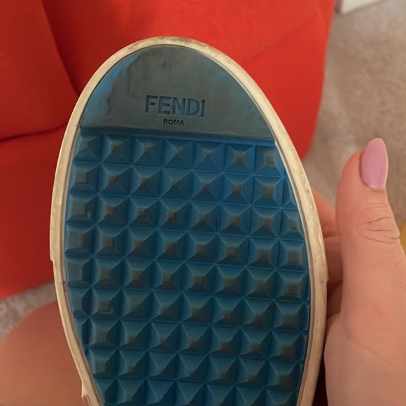 Fendi shearling slip on. - Picture 5 of 6